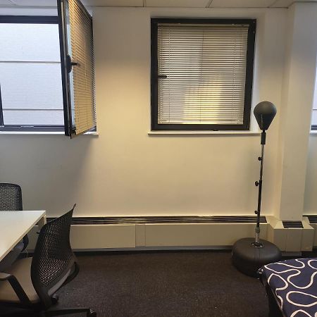 The Crash Room In East Croydon Bagian luar foto